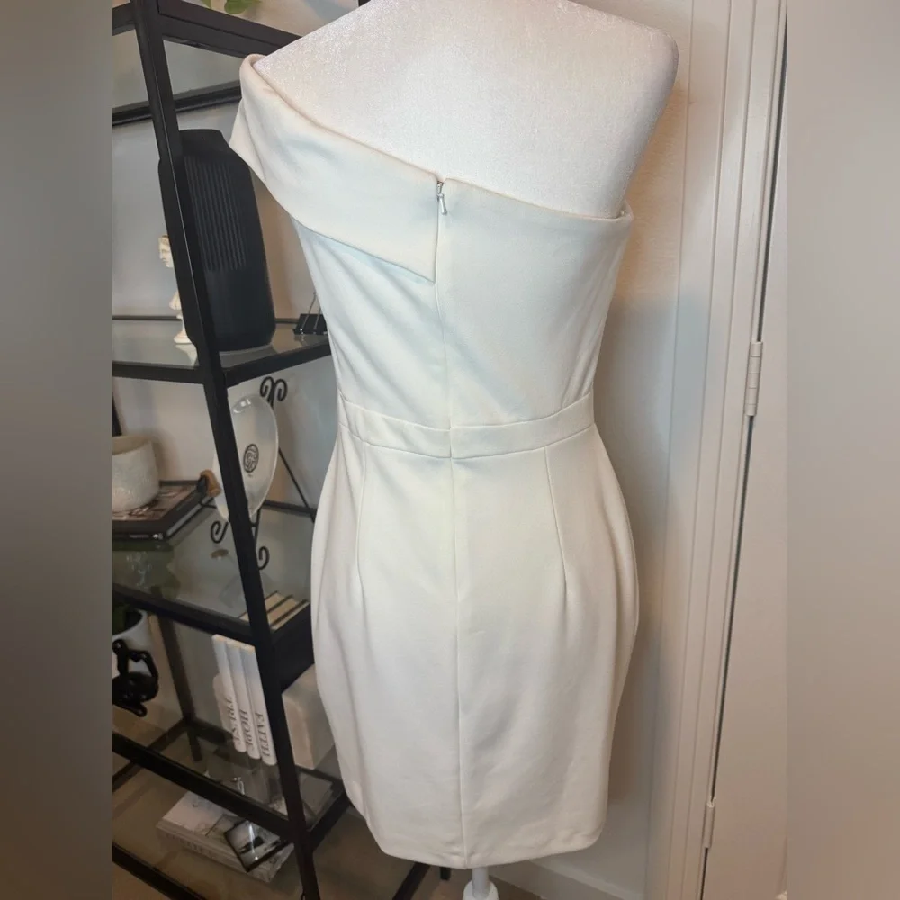 NWT AQUA SCUBA CREPE ONE SHOULDER ASYMMETRICAL MINI SHEATH DRESS WHITE SIZE 10